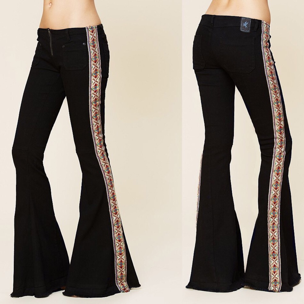 NWT Black Aztec Stripe Ziggy Super Flares